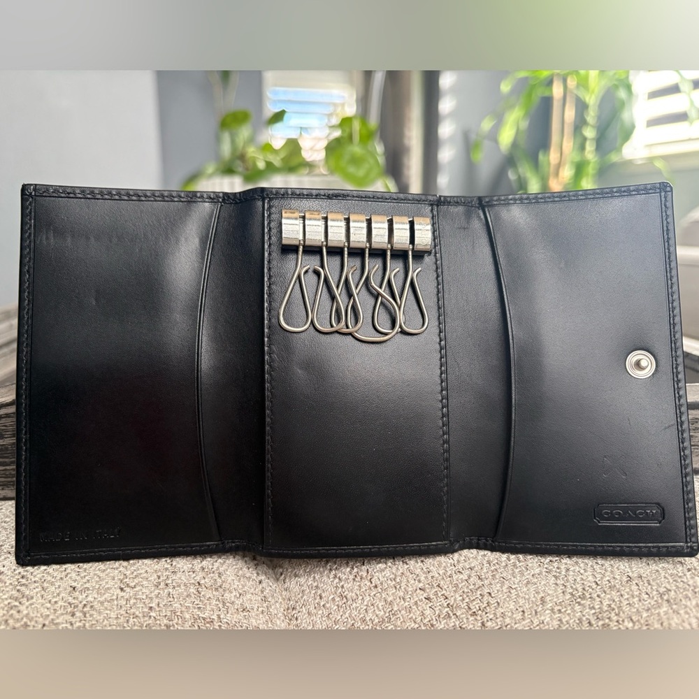 Coach vintage polished key case 9298